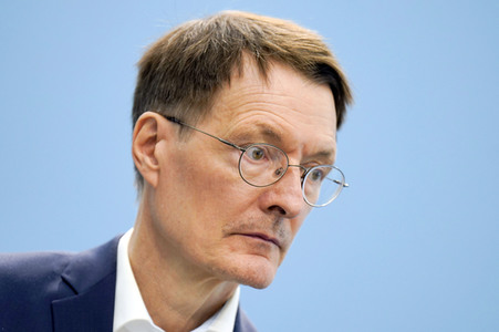 Pressekonferenz zu den Ergebnissen des Runden Tischs Long Covid in Berlin