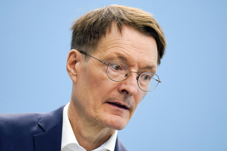 Pressekonferenz zu den Ergebnissen des Runden Tischs Long Covid in Berlin