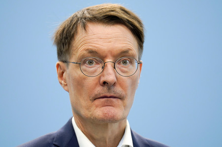 Pressekonferenz zu den Ergebnissen des Runden Tischs Long Covid in Berlin