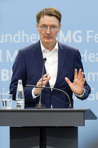 Pressekonferenz zu den Ergebnissen des Runden Tischs Long Covid in Berlin