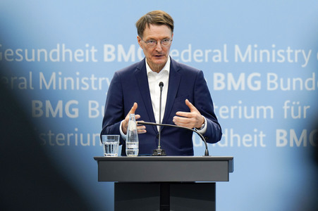 Pressekonferenz zu den Ergebnissen des Runden Tischs Long Covid in Berlin