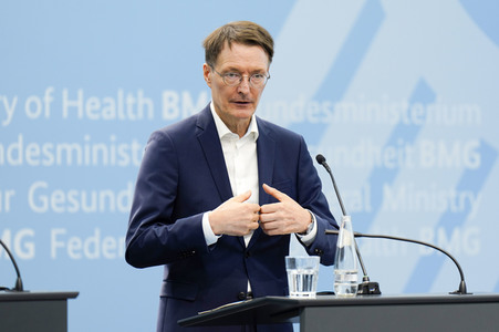 Pressekonferenz zu den Ergebnissen des Runden Tischs Long Covid in Berlin