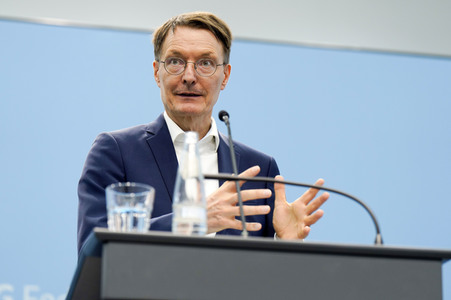 Pressekonferenz zu den Ergebnissen des Runden Tischs Long Covid in Berlin
