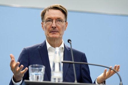 Pressekonferenz zu den Ergebnissen des Runden Tischs Long Covid in Berlin