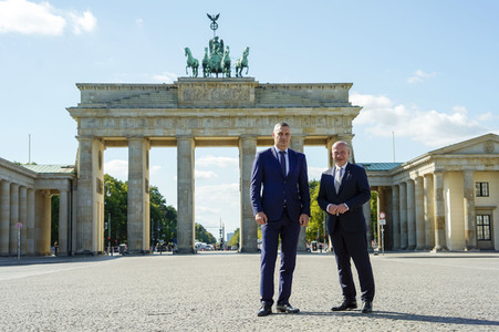 Vitali Klitschko und Kai Wegner am Brandenburger Tor