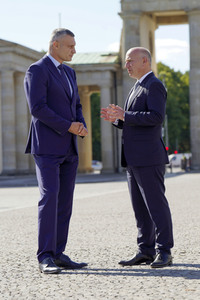 Vitali Klitschko und Kai Wegner am Brandenburger Tor