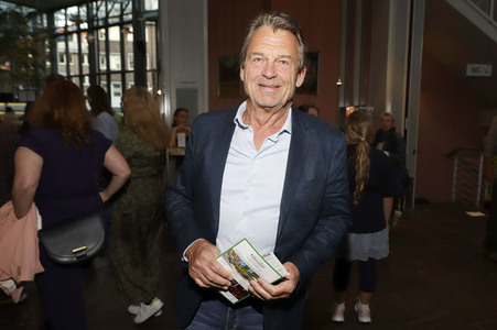 Theaterpremiere 'Falsche Schlange' in Hamburg