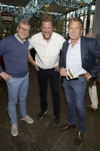 Theaterpremiere 'Falsche Schlange' in Hamburg