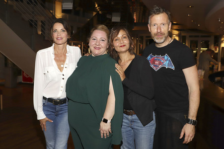 Theaterpremiere 'Falsche Schlange' in Hamburg