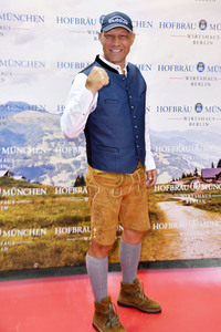 Wiesn Anstich 2023 im Hofbräu Berlin