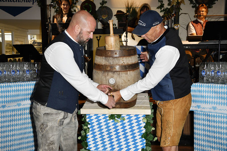 Wiesn Anstich 2023 im Hofbräu Berlin