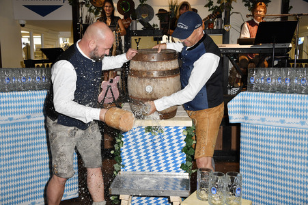 Wiesn Anstich 2023 im Hofbräu Berlin