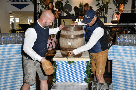 Wiesn Anstich 2023 im Hofbräu Berlin