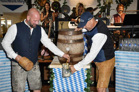 Wiesn Anstich 2023 im Hofbräu Berlin