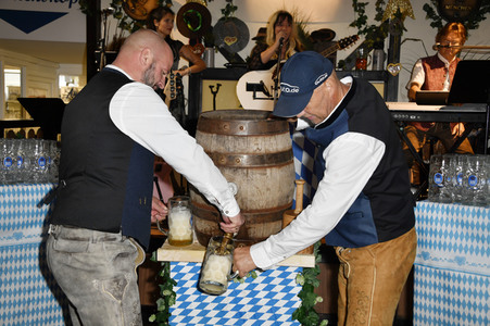 Wiesn Anstich 2023 im Hofbräu Berlin