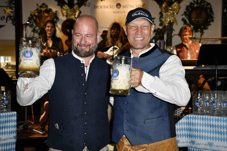 Wiesn Anstich 2023 im Hofbräu Berlin