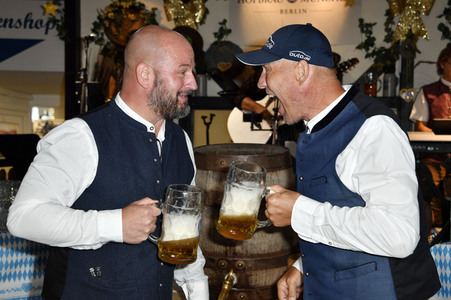 Wiesn Anstich 2023 im Hofbräu Berlin