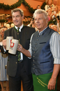 Wiesn Anstich im Schottenhamel Festzelt auf dem Oktoberfest 2023 in München