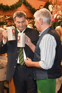 Wiesn Anstich im Schottenhamel Festzelt auf dem Oktoberfest 2023 in München