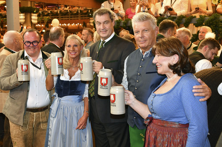 Wiesn Anstich im Schottenhamel Festzelt auf dem Oktoberfest 2023 in München