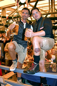 Wiesn Anstich im Schottenhamel Festzelt auf dem Oktoberfest 2023 in München