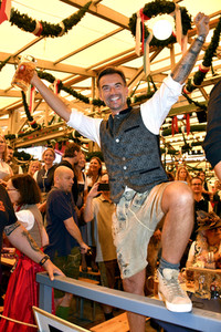 Wiesn Anstich im Schottenhamel Festzelt auf dem Oktoberfest 2023 in München