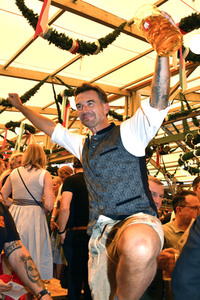 Wiesn Anstich im Schottenhamel Festzelt auf dem Oktoberfest 2023 in München