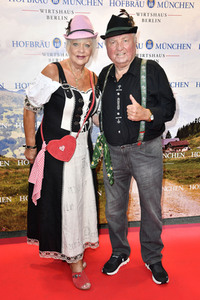 Wiesn Anstich 2023 im Hofbräu Berlin