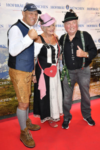 Wiesn Anstich 2023 im Hofbräu Berlin
