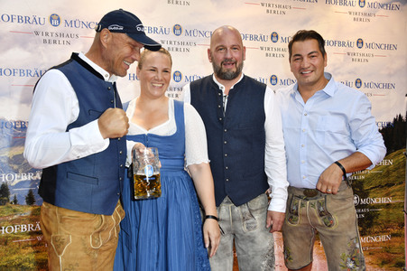 Wiesn Anstich 2023 im Hofbräu Berlin