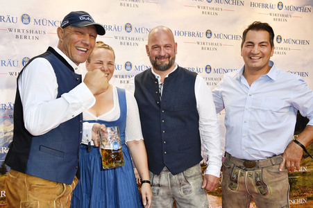 Wiesn Anstich 2023 im Hofbräu Berlin