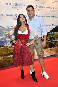 Wiesn Anstich 2023 im Hofbräu Berlin
