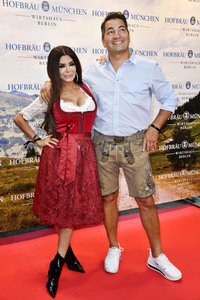 Wiesn Anstich 2023 im Hofbräu Berlin