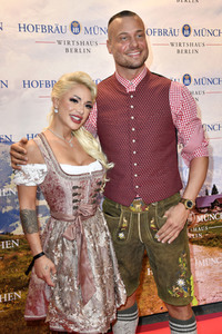Wiesn Anstich 2023 im Hofbräu Berlin