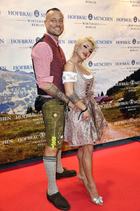 Wiesn Anstich 2023 im Hofbräu Berlin