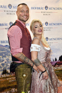 Wiesn Anstich 2023 im Hofbräu Berlin