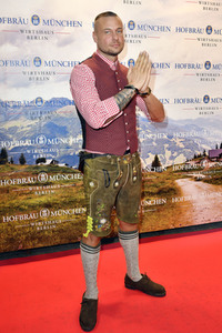 Wiesn Anstich 2023 im Hofbräu Berlin
