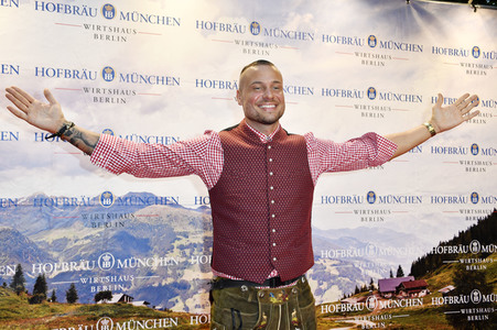 Wiesn Anstich 2023 im Hofbräu Berlin