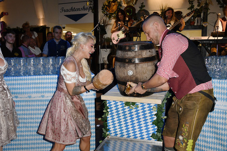 Wiesn Anstich 2023 im Hofbräu Berlin