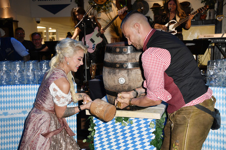 Wiesn Anstich 2023 im Hofbräu Berlin