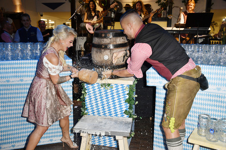 Wiesn Anstich 2023 im Hofbräu Berlin