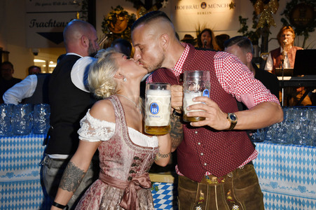 Wiesn Anstich 2023 im Hofbräu Berlin