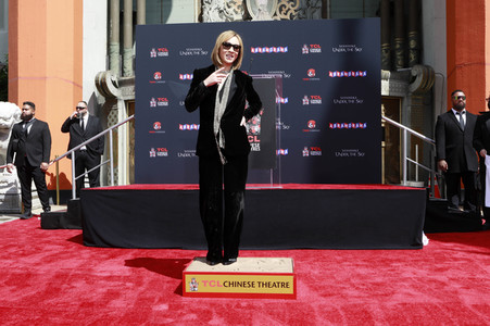 Hand and Footprint Ceremony mit Yoshiki in Los Angeles