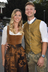 Almauftrieb beim Oktoberfest 2023 in München