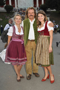 Almauftrieb beim Oktoberfest 2023 in München