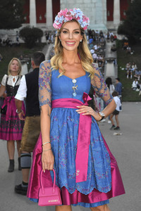 Almauftrieb beim Oktoberfest 2023 in München