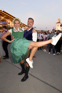 Almauftrieb beim Oktoberfest 2023 in München
