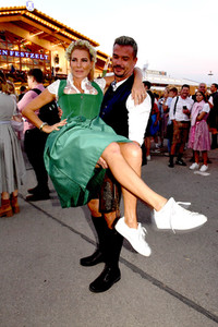 Almauftrieb beim Oktoberfest 2023 in München