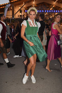 Almauftrieb beim Oktoberfest 2023 in München