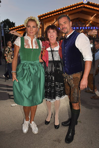 Almauftrieb beim Oktoberfest 2023 in München